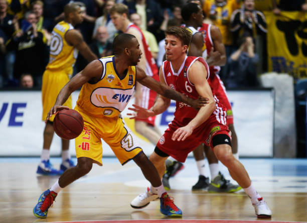 新教练的战 新教练的战