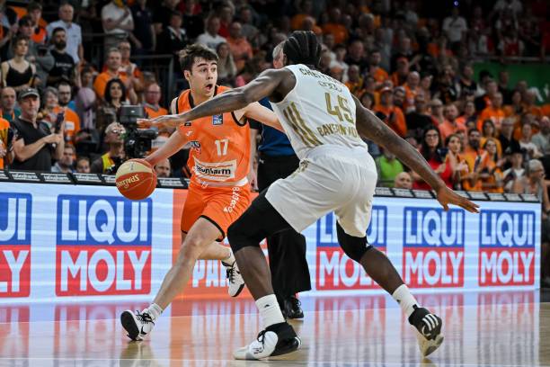 了球迷圈与 了球迷圈与